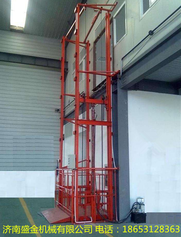 使用防爆導(dǎo)軌式升降機的好處 發(fā)布時間:2017-11-11 16:13:40 來源:濟(jì)南盛金升降平臺機械有限公司 點擊:49 使用防爆導(dǎo)軌升降機的好處 從近幾年的防爆導(dǎo)軌式升降(圖1) \